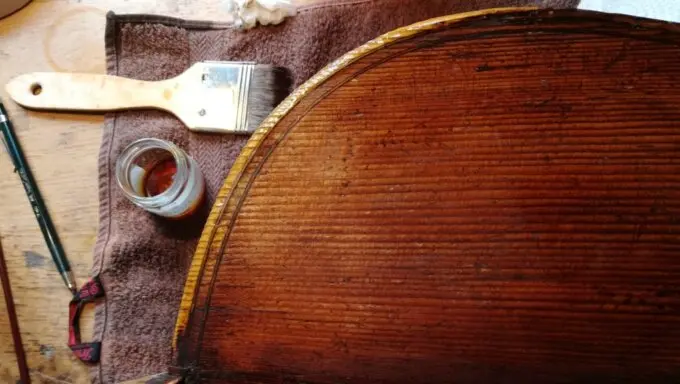 Restauro della vernice